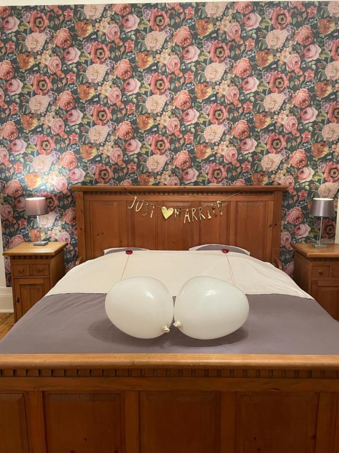 Bed and Breakfast Domaine La Rose Caylus Екстер'єр фото